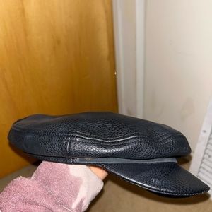 Black newsie cap